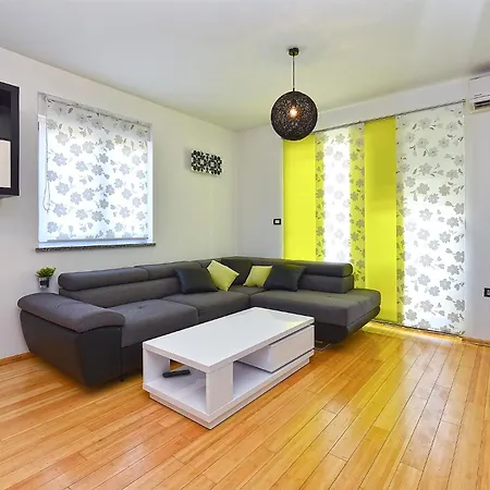 House Marijana 2115 Nyaraló Galižana