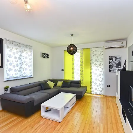 House Marijana 2115 Tatil Evi